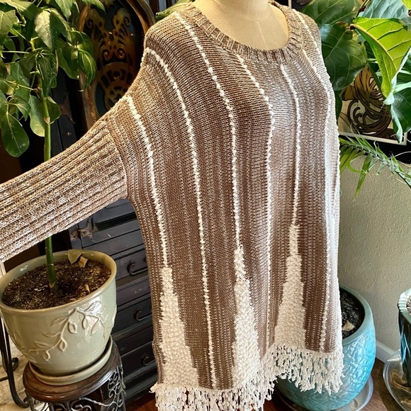 Macy’s boho texture fringe tunic oversized sweater - Picture 5 of 14
